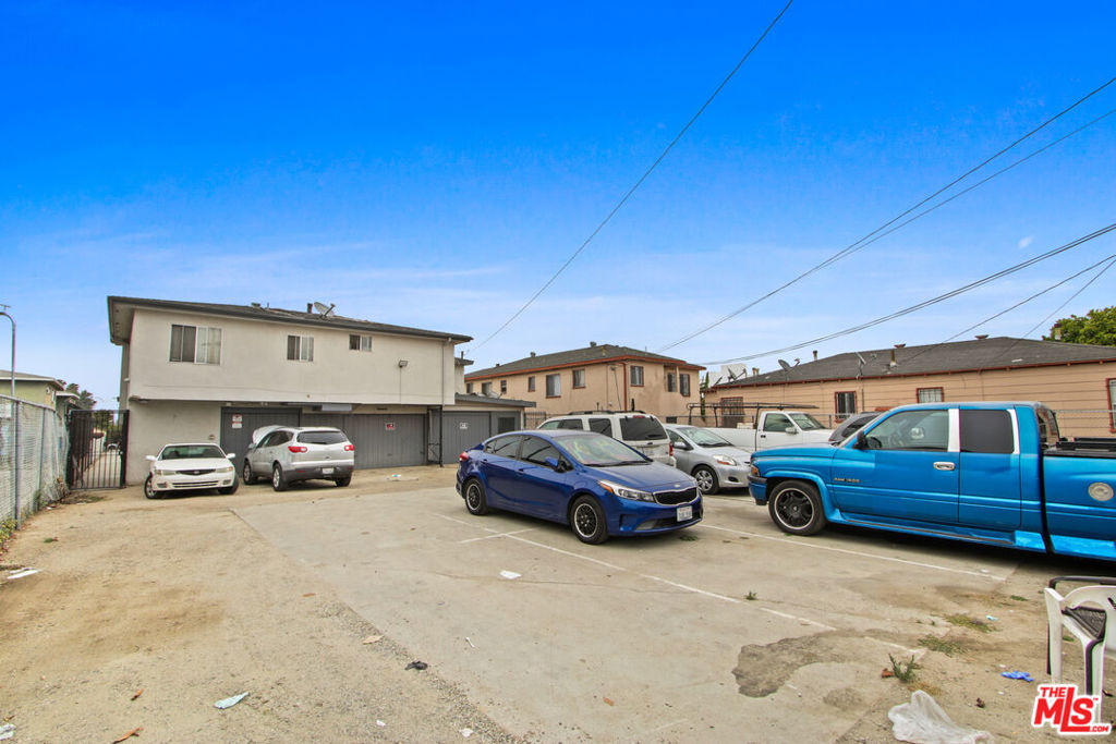 1044 W 110th Street