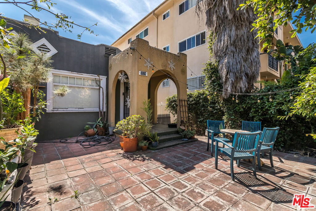 5526 Sierra Vista Avenue