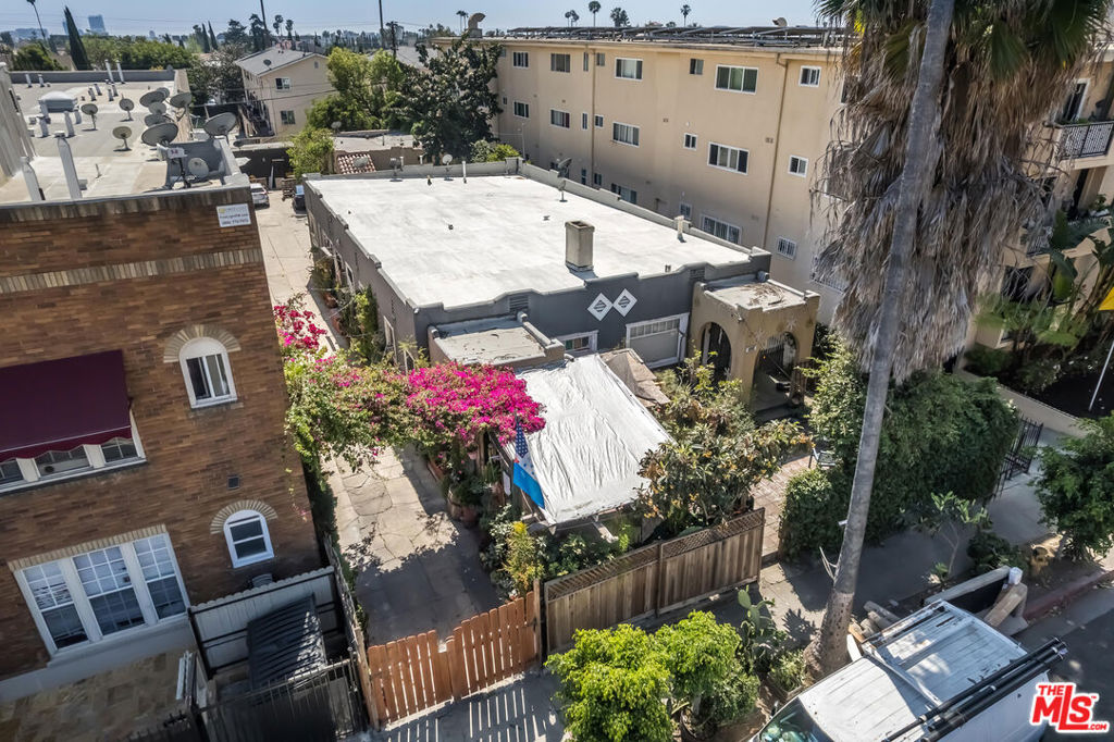 5526 Sierra Vista Avenue