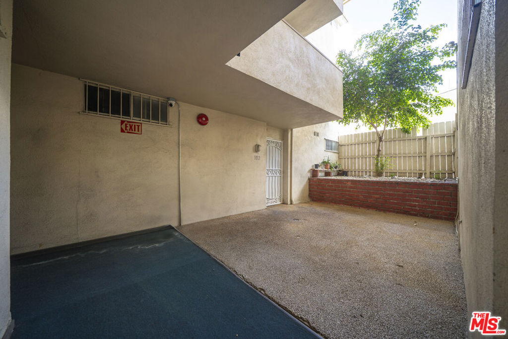 210 S La Fayette Park Place 102