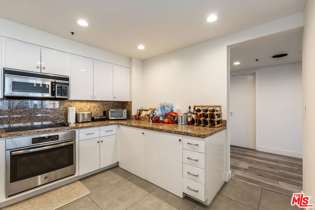 10445 Wilshire Boulevard 1806