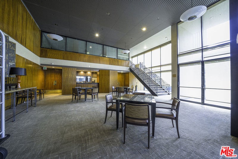 880 W 1st Street 622
