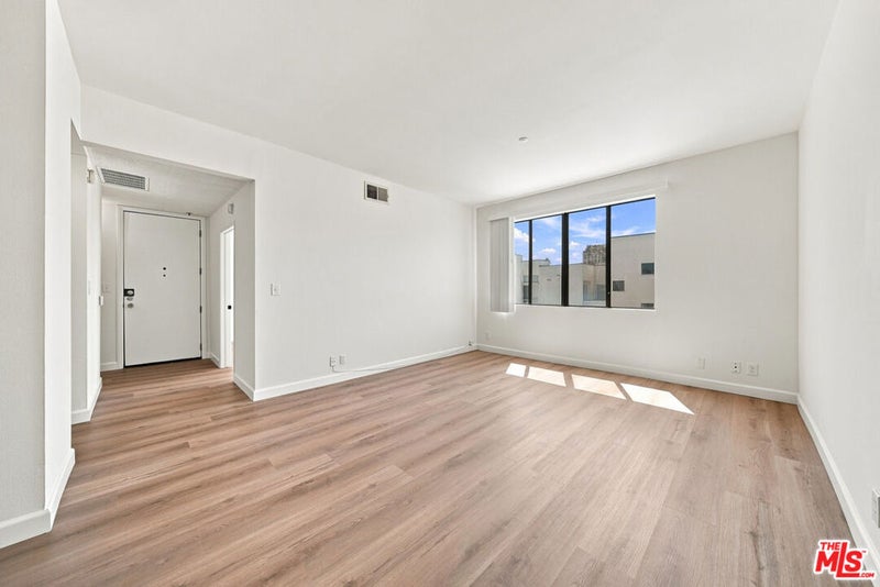 533 S St Andrews Place 404
