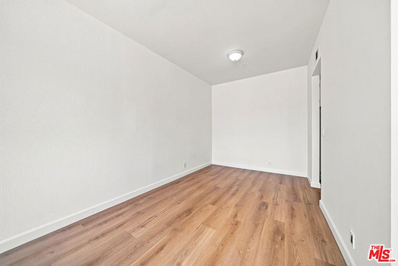 533 S St Andrews Place 404
