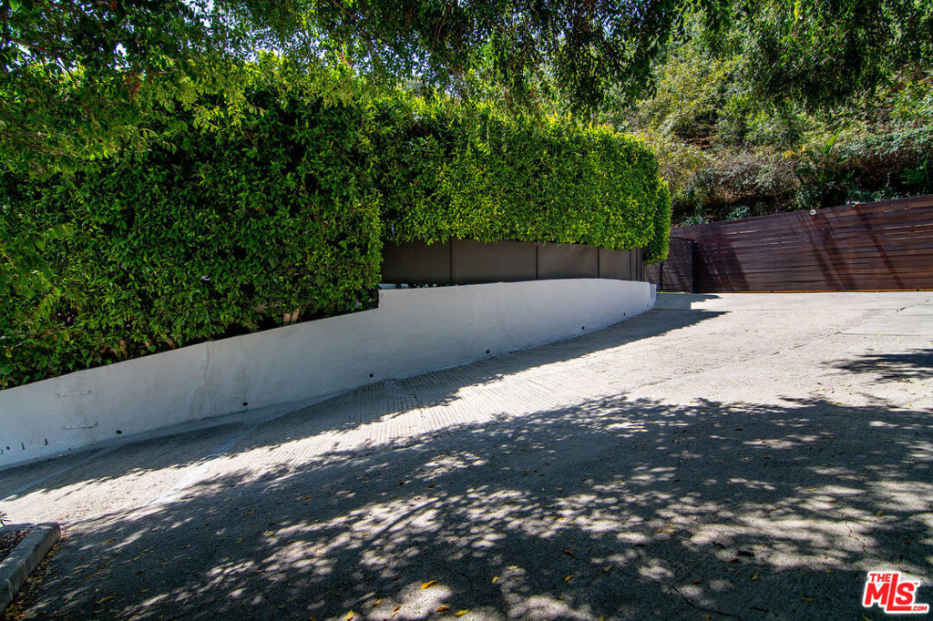 7318 Pacific View Drive