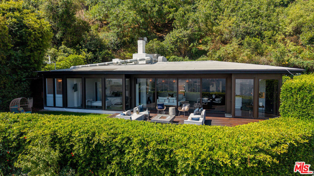 7318 Pacific View Drive
