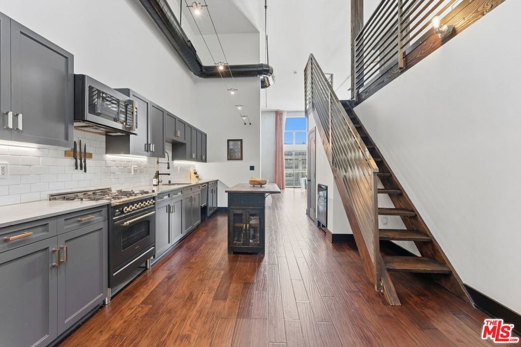 4115 Glencoe Avenue 302