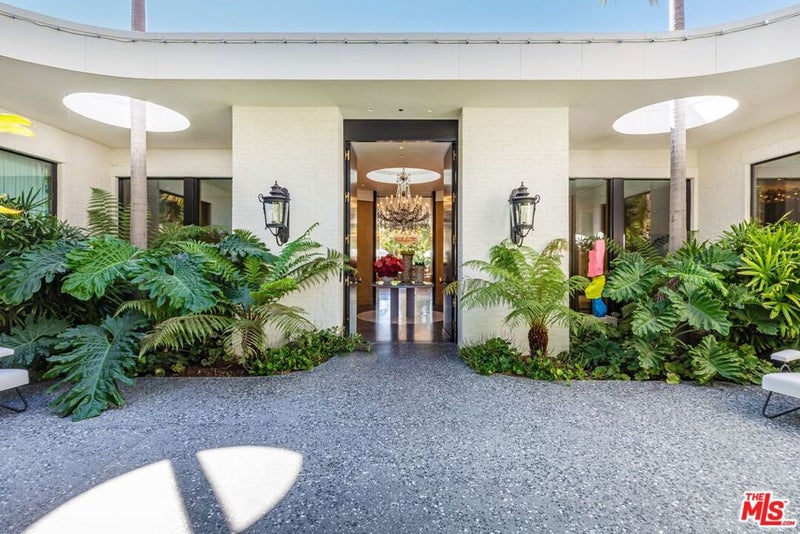 660 Club View Drive
