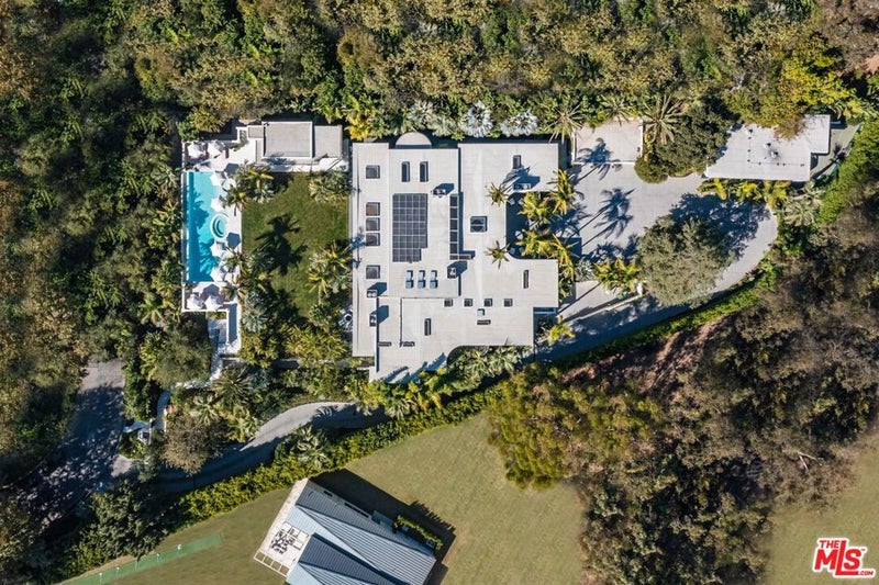 660 Club View Drive