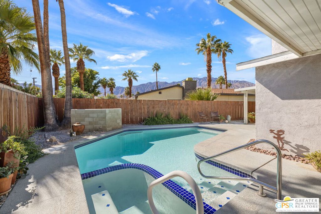 925 S Nueva Vista Drive