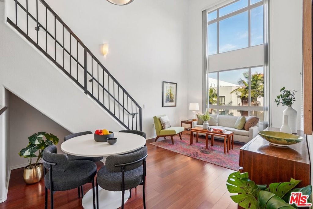 100 S Alameda Street 477