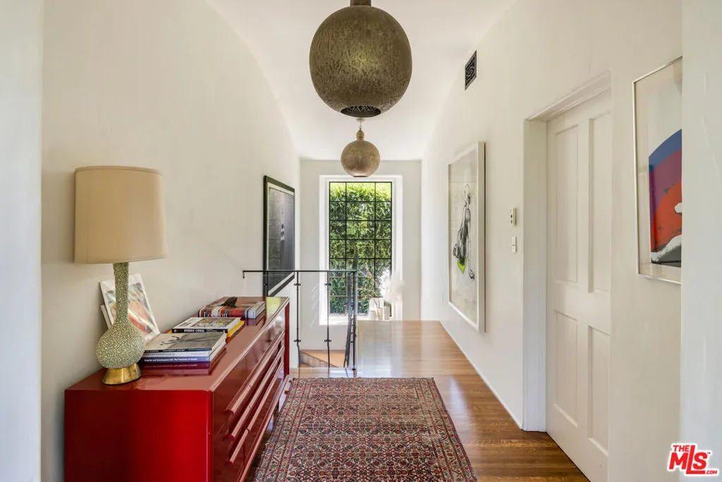 Los Angeles, California 90049, United States, 6 Bedrooms Bedrooms, ,7 BathroomsBathrooms,Residential,Active,204444