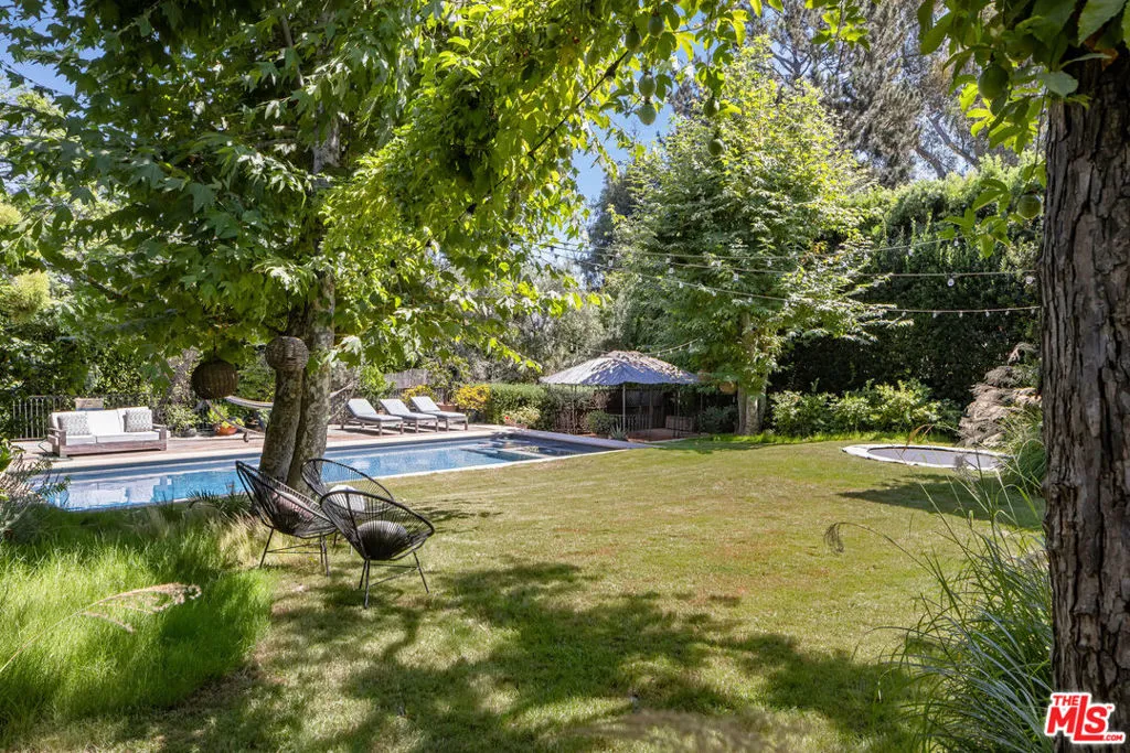 Los Angeles, California 90049, United States, 6 Bedrooms Bedrooms, ,7 BathroomsBathrooms,Residential,Active,204444