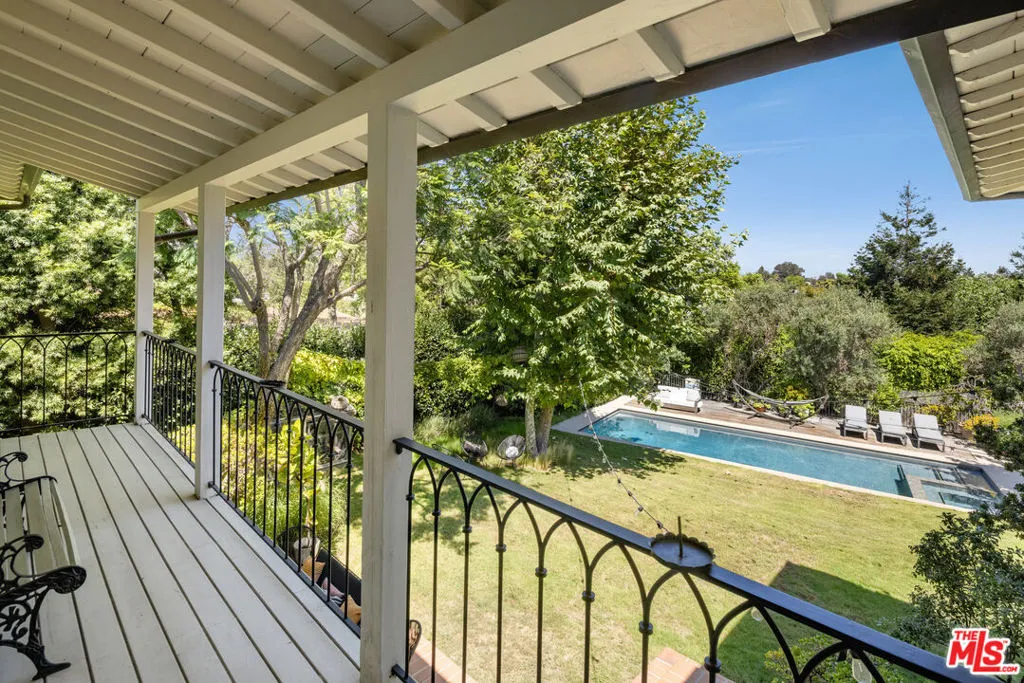 Los Angeles, California 90049, United States, 6 Bedrooms Bedrooms, ,7 BathroomsBathrooms,Residential,Active,204444