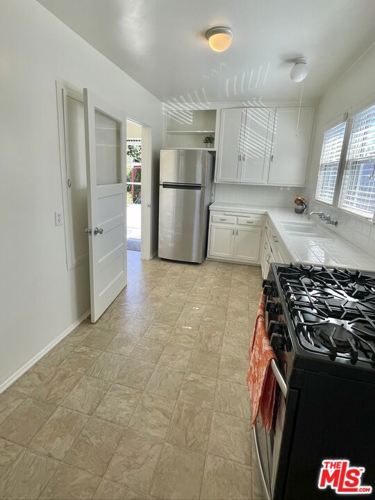 854 Rose Avenue
