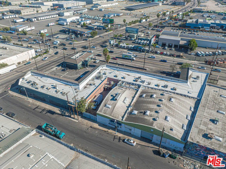 1901 S Alameda Street