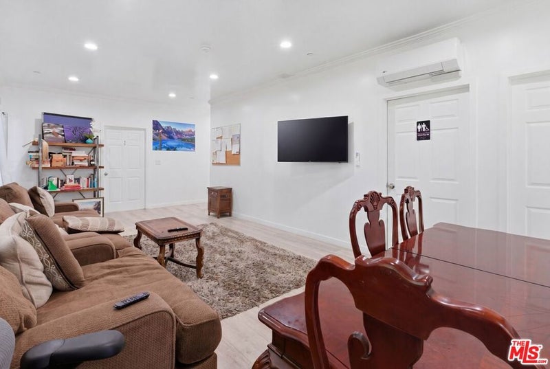 1801 W 43rd Street