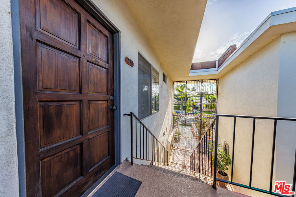 1522 S Centinela Avenue 210
