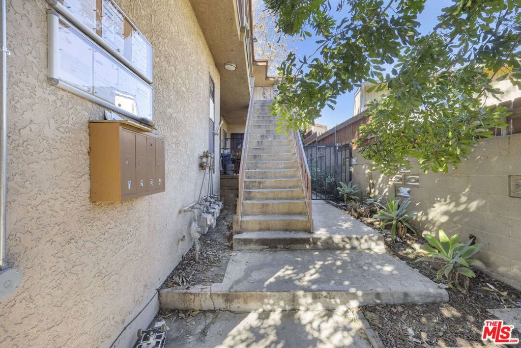 3347 Division Street