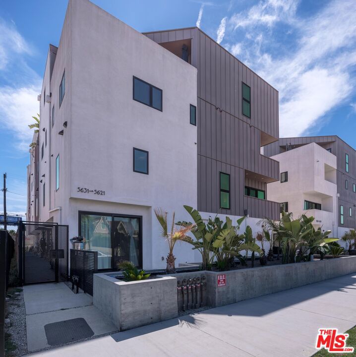 5623 Murray Lane