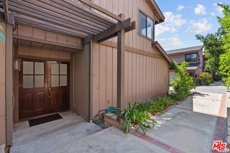 33 Northwoods Lane