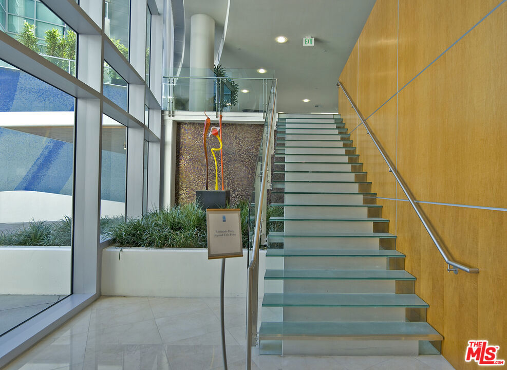 13700 Marina Pointe Drive 722