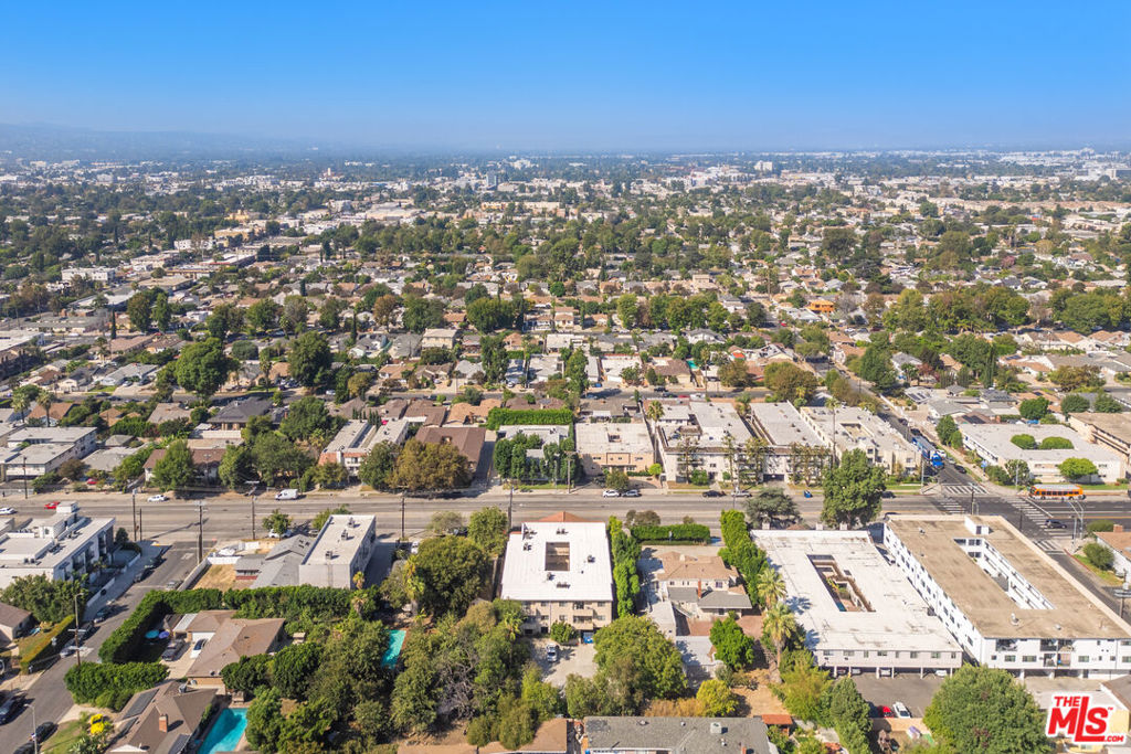 Properties 2 6924 Woodman Avenue