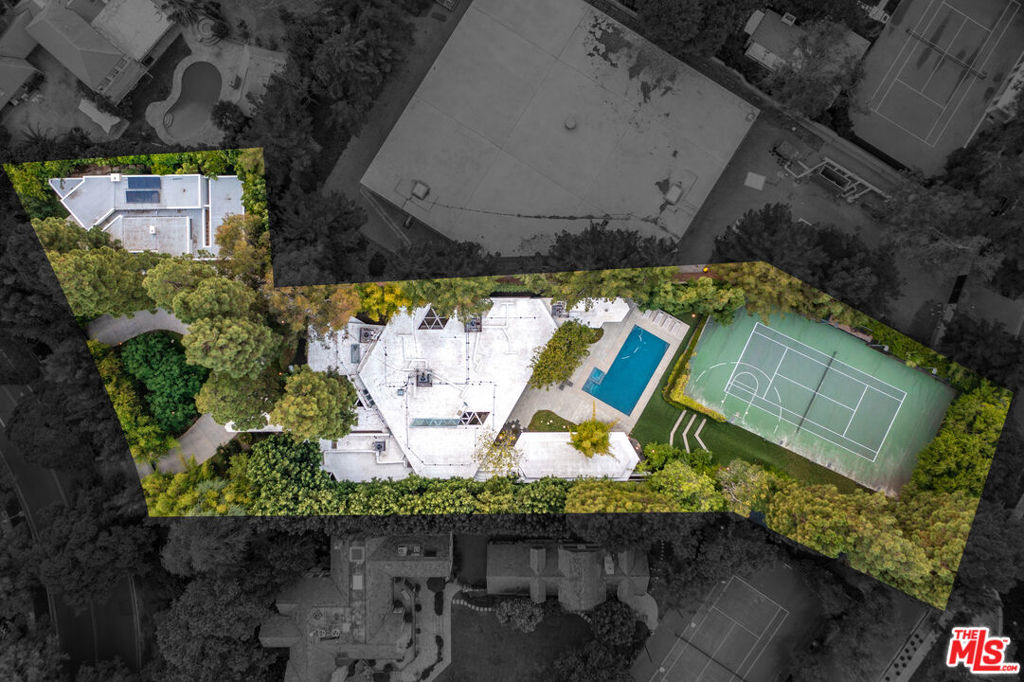 1010 N Rexford Drive