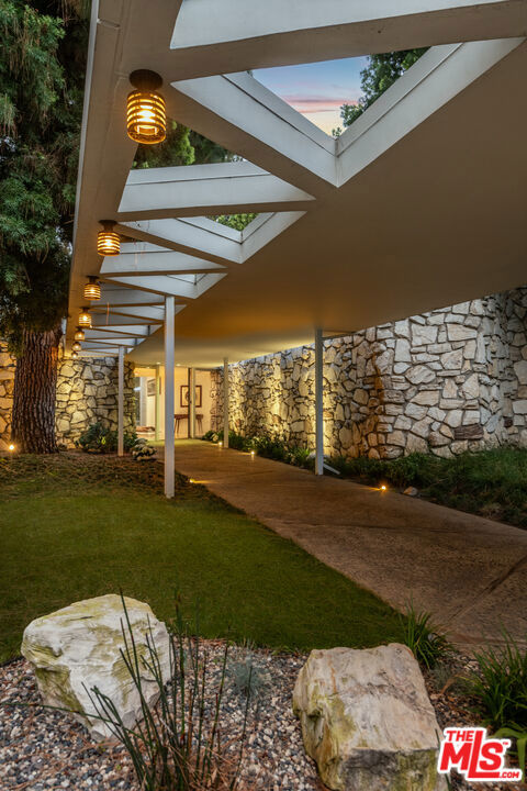 1010 N Rexford Drive