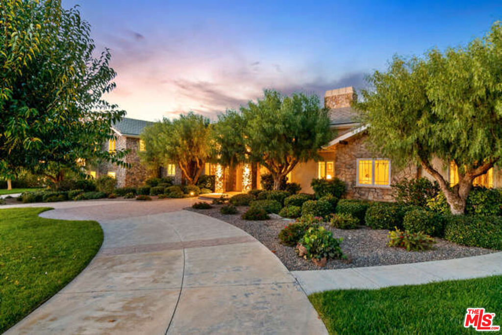 525 Valley Vista Drive