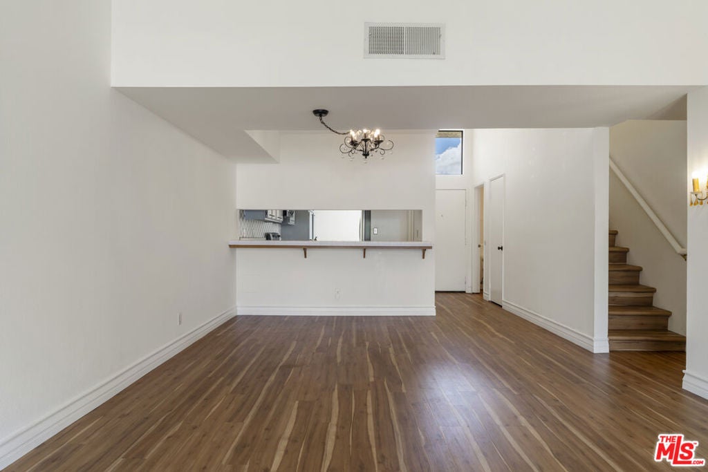1900 Vine Street 403