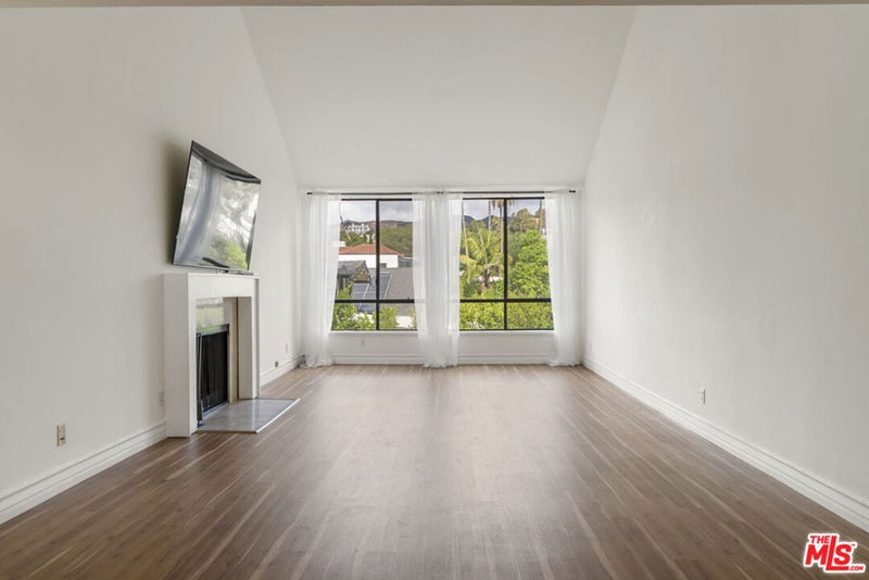 1900 Vine Street 403