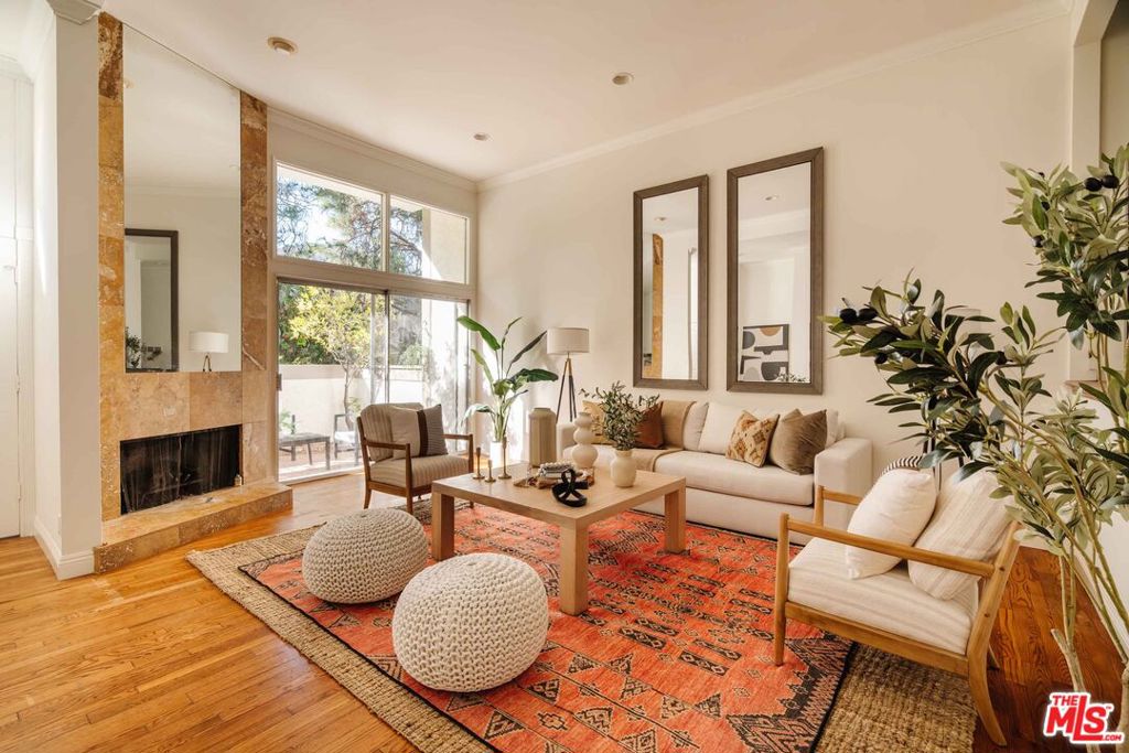 17158 Palisades Circle