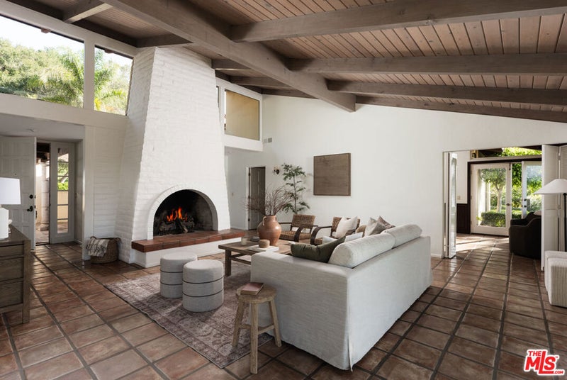 4585 Vieja Drive