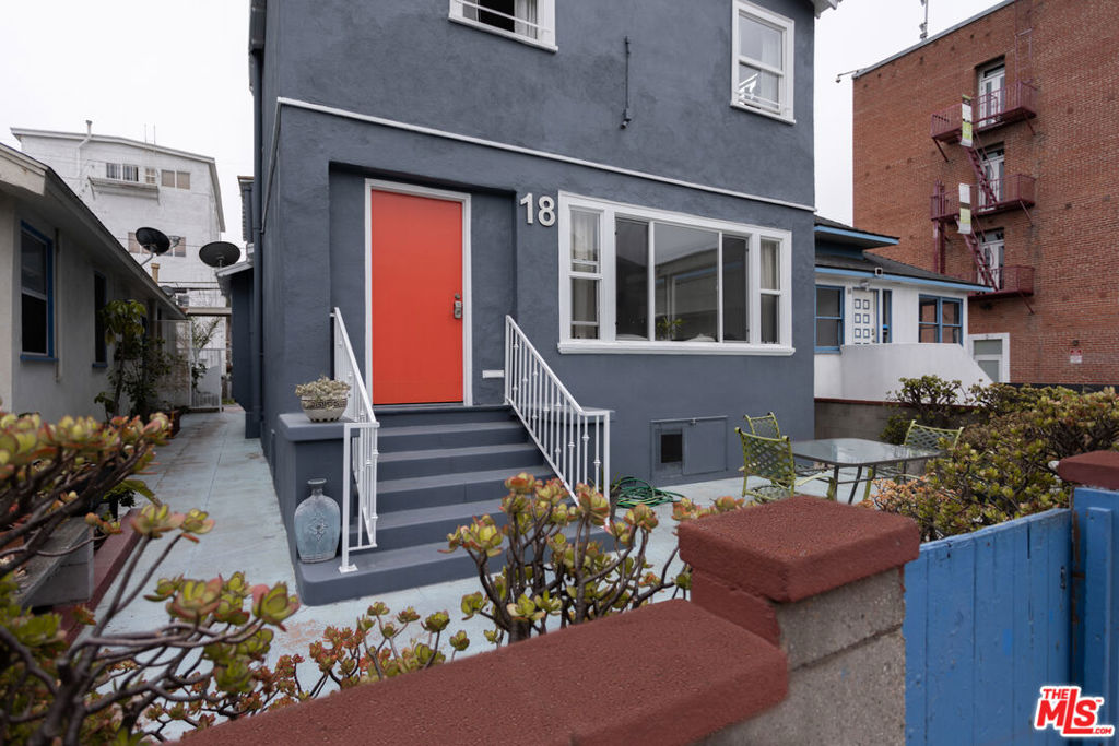 18 Breeze Avenue
