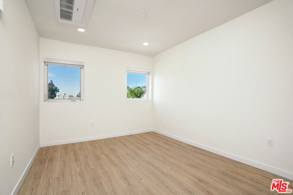 14631 Erwin Street