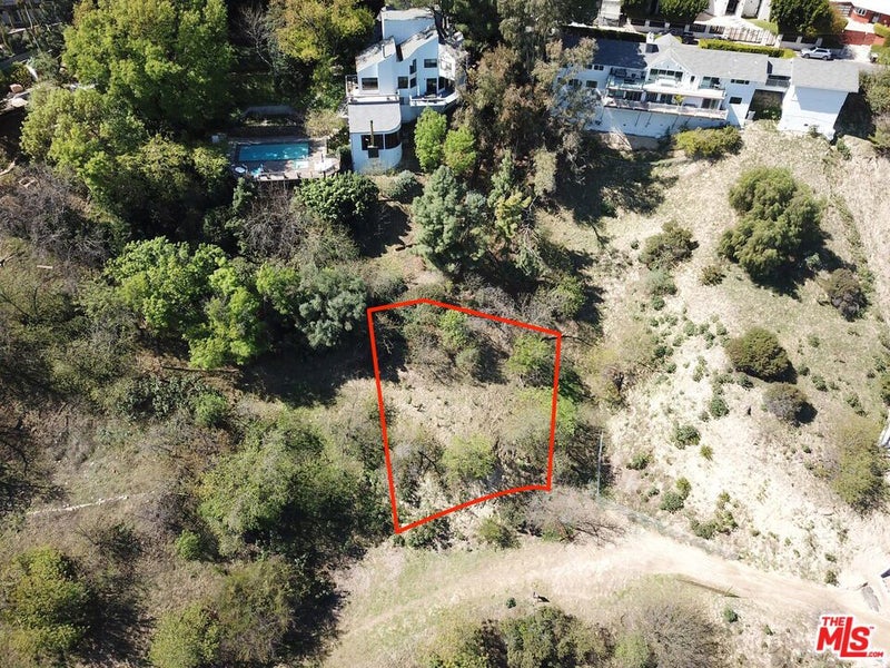 3905 N Hopevale Drive