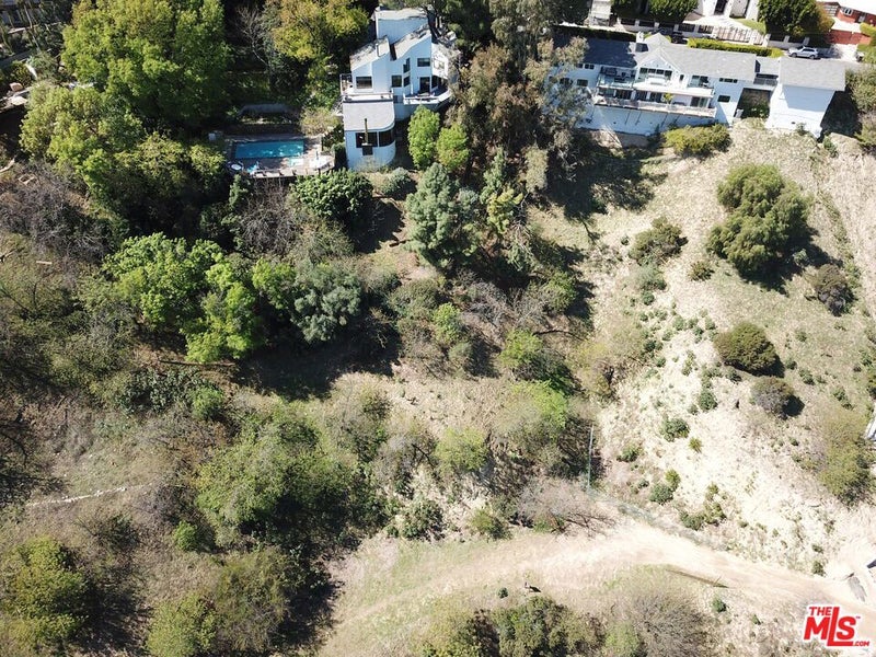 3905 N Hopevale Drive