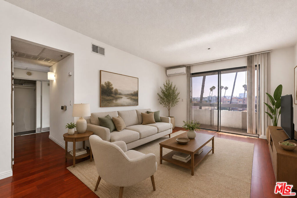 533 S St Andrews Place 410