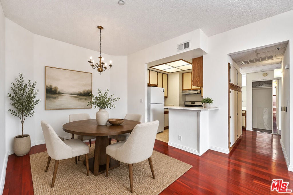 533 S St Andrews Place 410