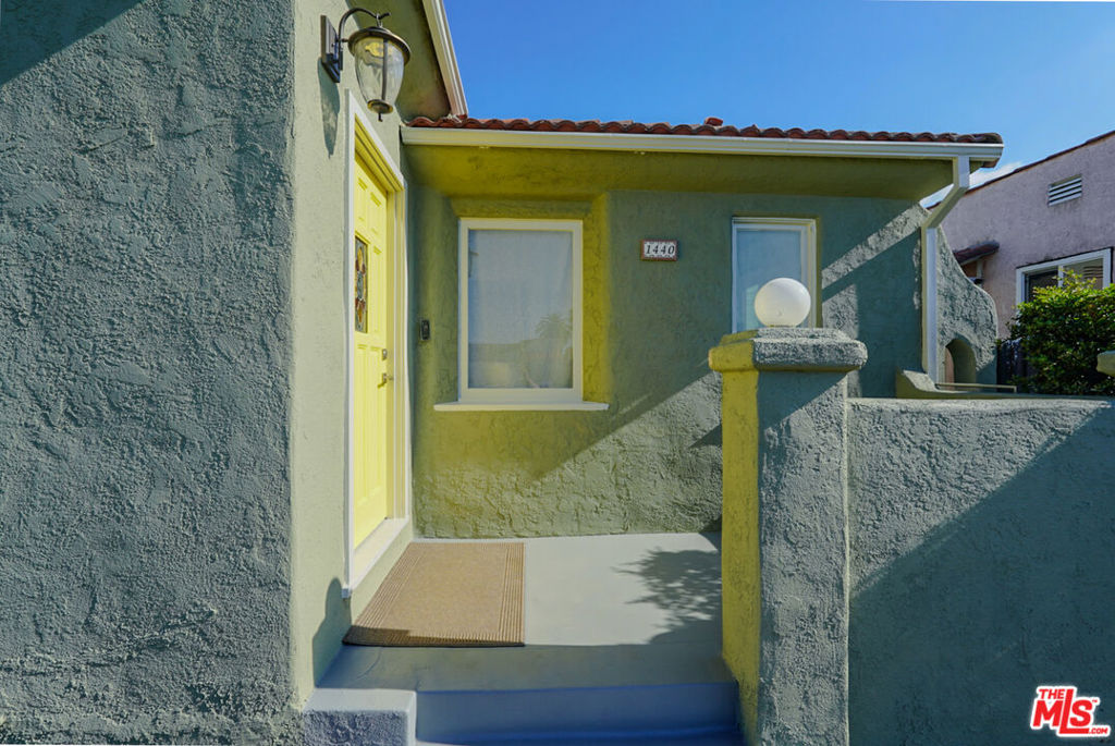 1440 W 91st Place