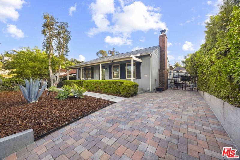 2219 Silver Ridge Avenue