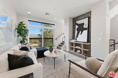 2753 Waverly Drive 806 Los Angeles CA 90039