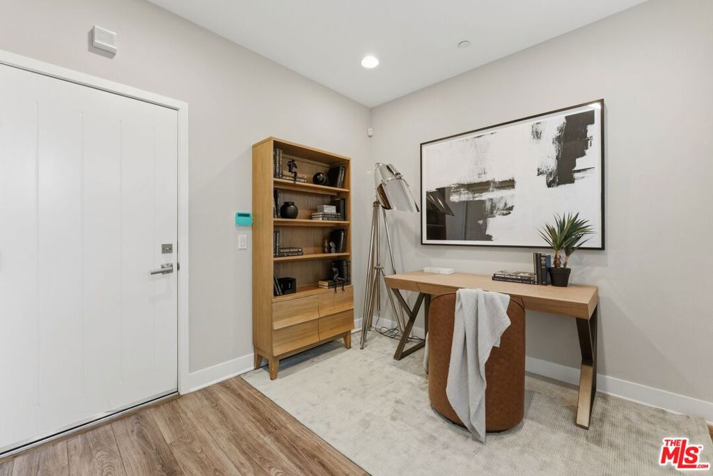 2753 Waverly Drive 806