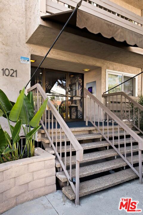 1021 N Crescent Heights Boulevard 207