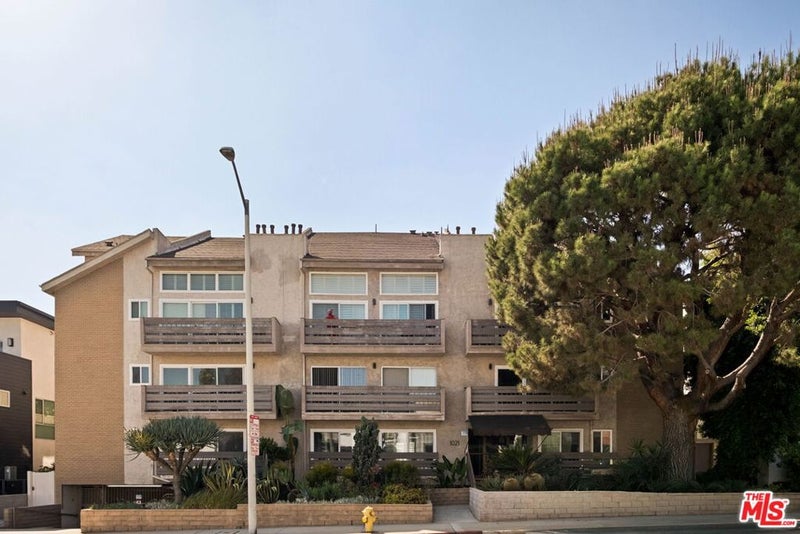 1021 N Crescent Heights Boulevard 207