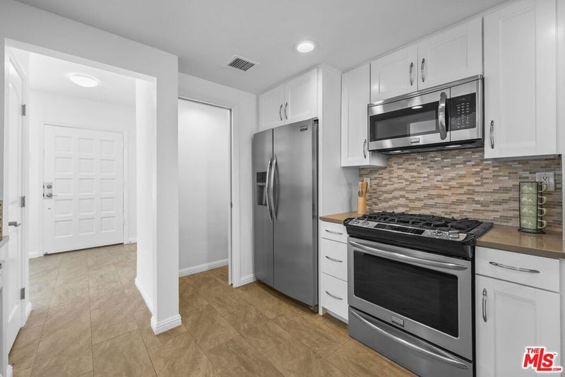 2677 Centinela Avenue 203