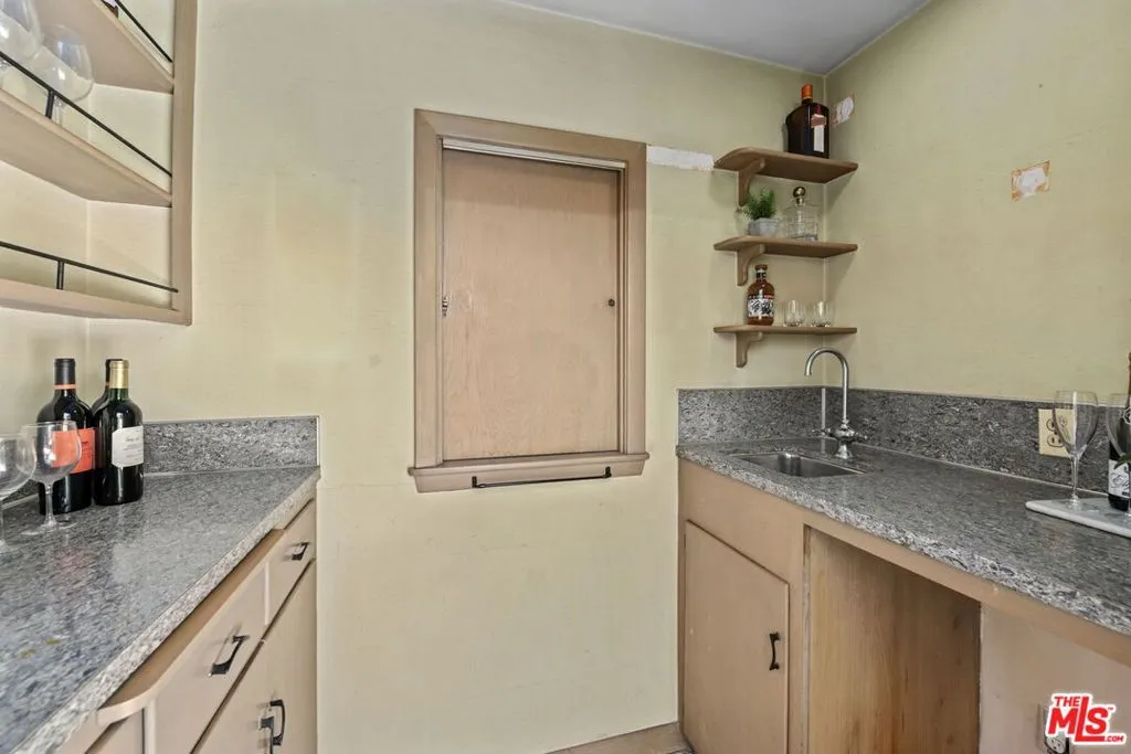 Los Angeles, California 90024, United States, 5 Bedrooms Bedrooms, ,4 BathroomsBathrooms,Residential,Active,179473