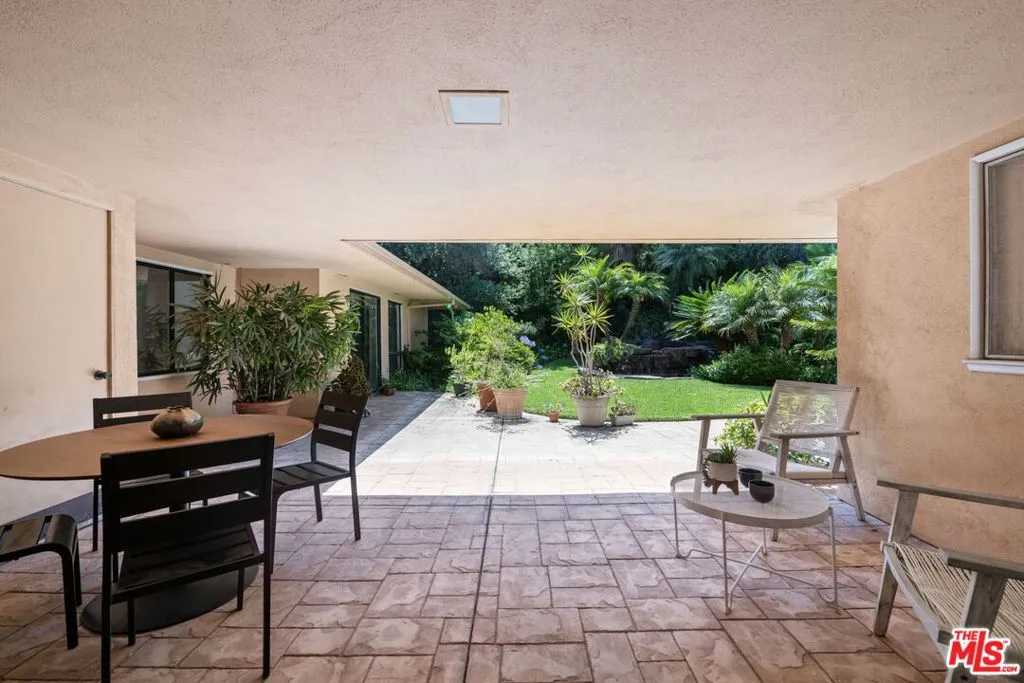 Los Angeles, California 90024, United States, 5 Bedrooms Bedrooms, ,4 BathroomsBathrooms,Residential,Active,179473