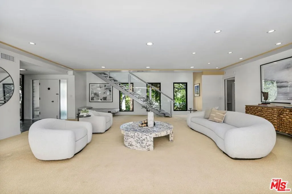 Los Angeles, California 90024, United States, 5 Bedrooms Bedrooms, ,4 BathroomsBathrooms,Residential,Active,179473